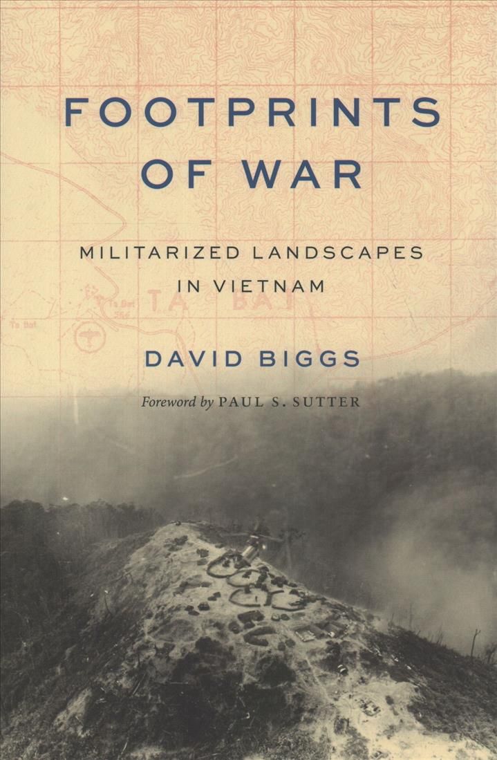 Footprints of War By David A. Biggs 9780295743868 (Hardback)