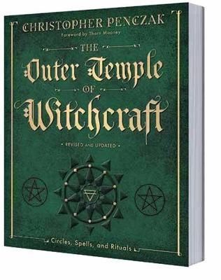 The Outer Temple of Witchcraft By Christopher Penczak 9780738705316