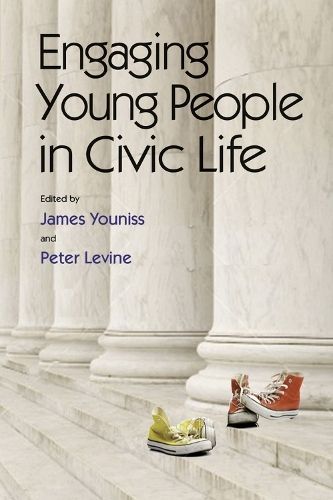 Engaging Young People in Civic Life 9780826516510 (Paperback)