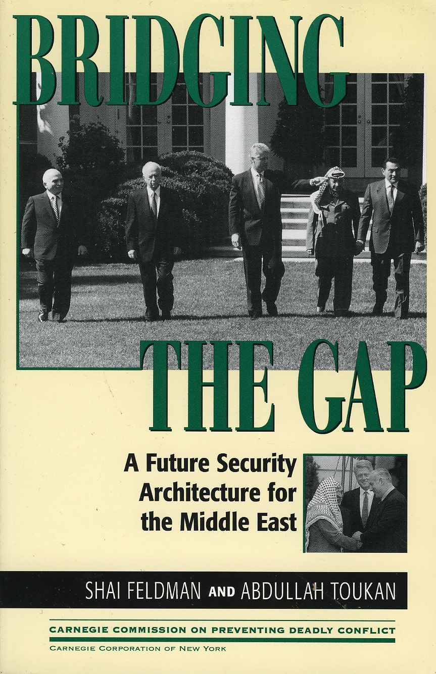 Bridging the Gap By Shai Feldman 9780847685516 (Paperback)