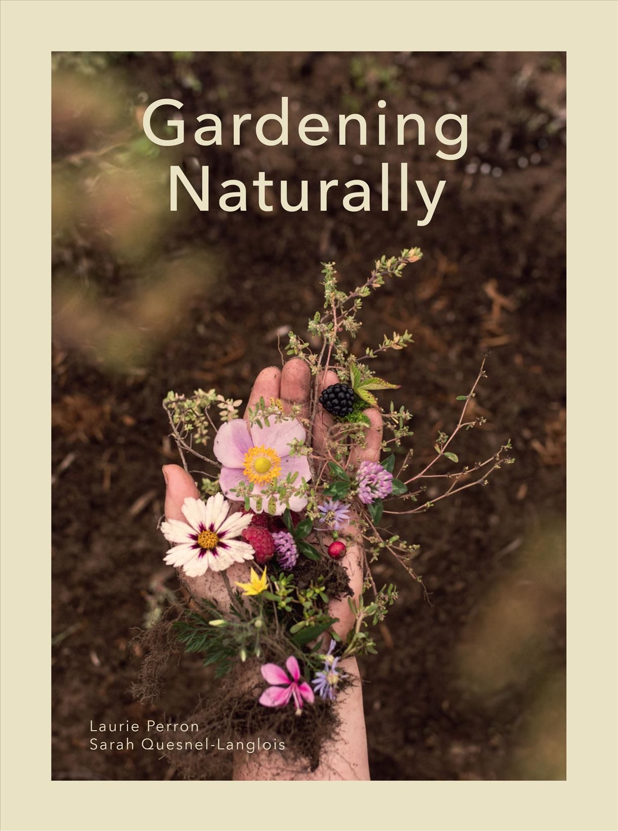 Gardening Naturally 9781487010249 (Hardback)