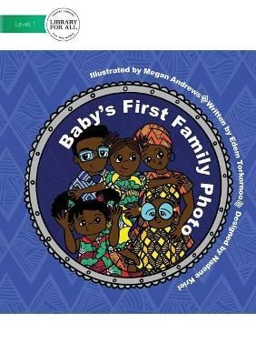 Baby's First Family Photo By Torkornoo 9781922374288 (Paperback)
