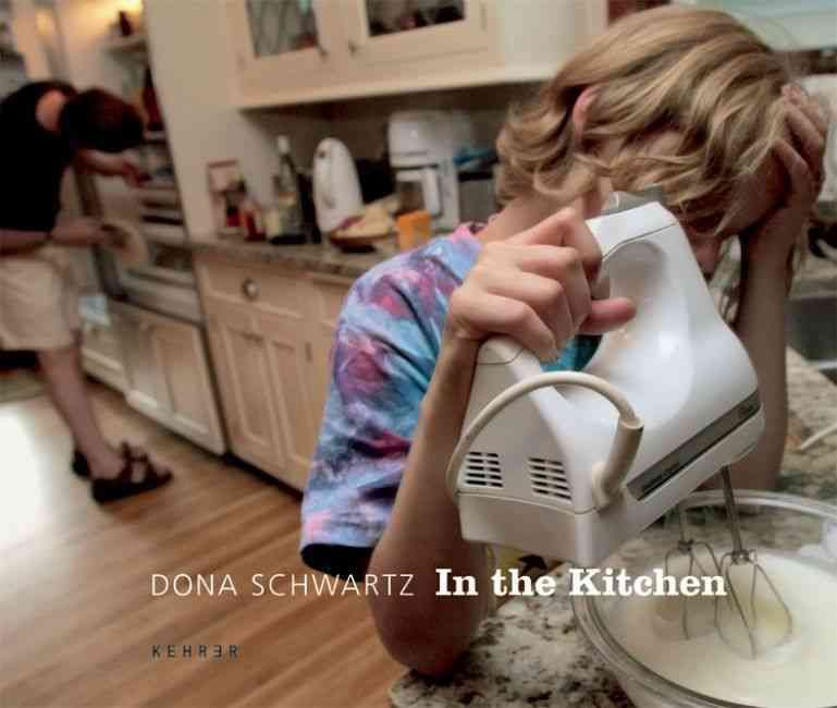 In the Kitchen By Dona Schwartz 9783868280739 (Hardback)