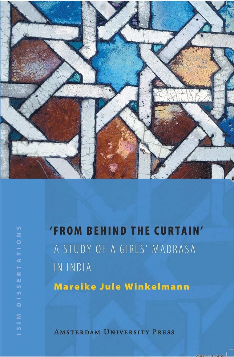 From Behind the Curtain By Mareike Winkelmann 9789053569078