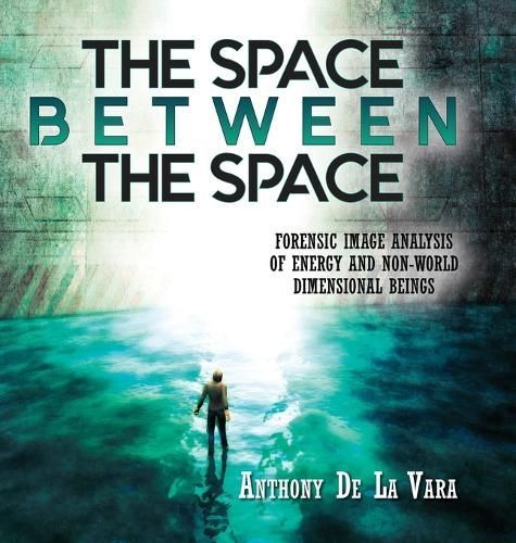 Space Between the Space By de la Vara 9798822922105 (Hardback)